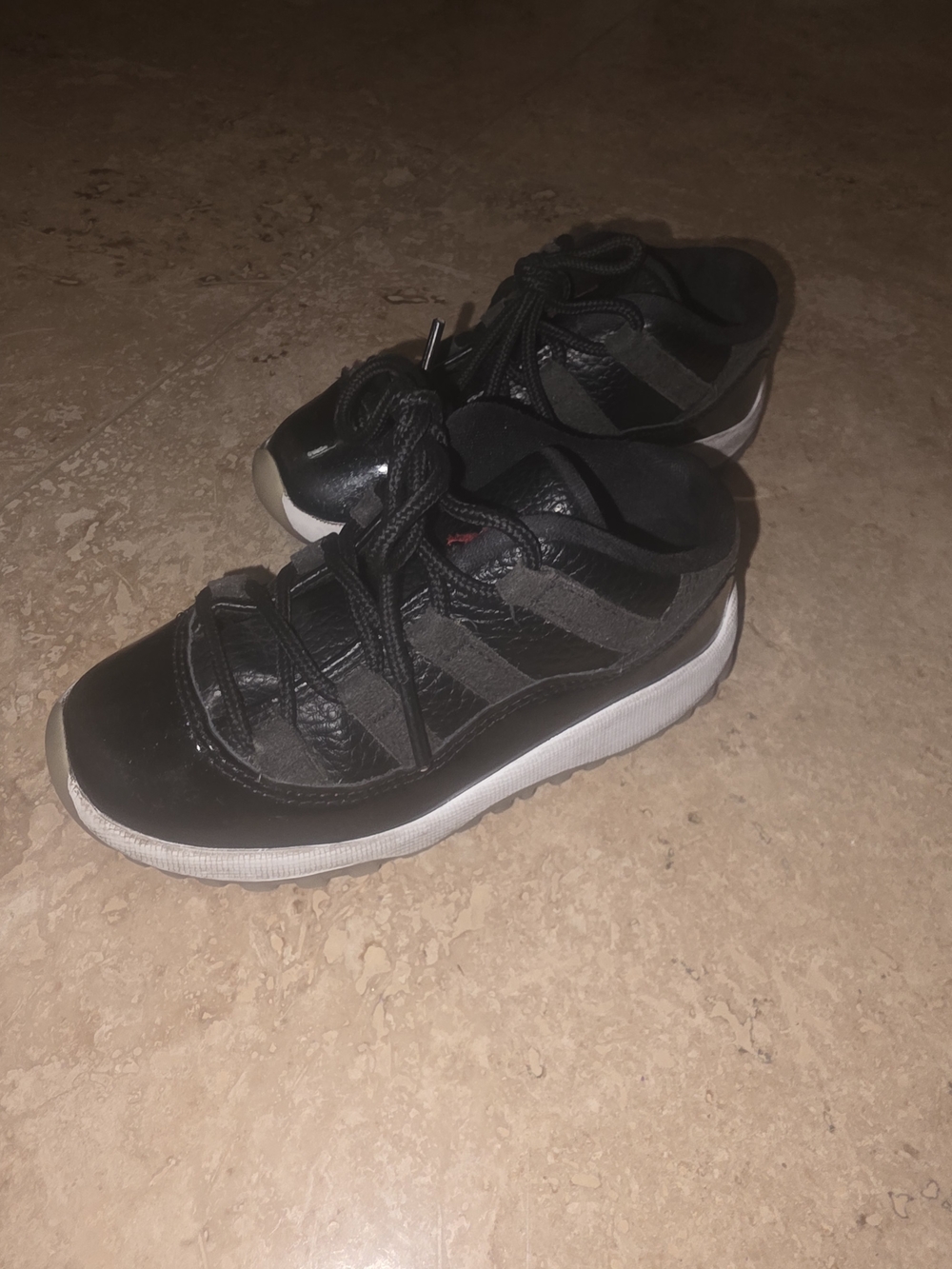 Jordan Kids Black & Red Sneakers Athletic Shoes – Size 9C